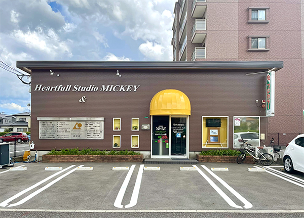 �������}����s����s��1-8-8